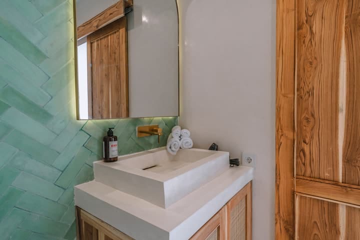 WhatsApp Image 2024-06-04 at 10.26.59 (11)