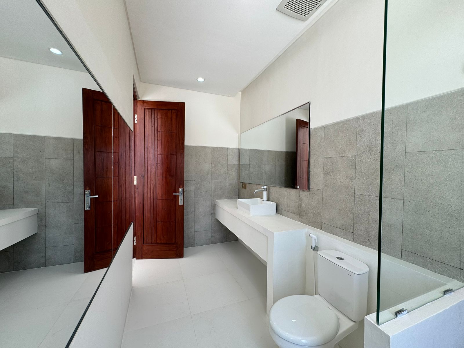 WhatsApp Image 2024-11-07 at 10.59.54 (3)