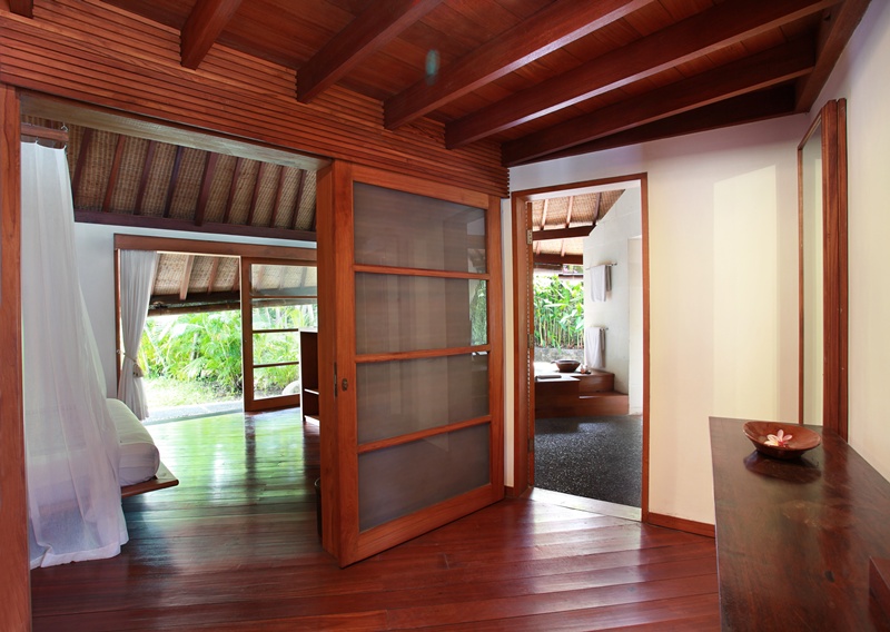 6. walk in closet to bedroom and bathroom